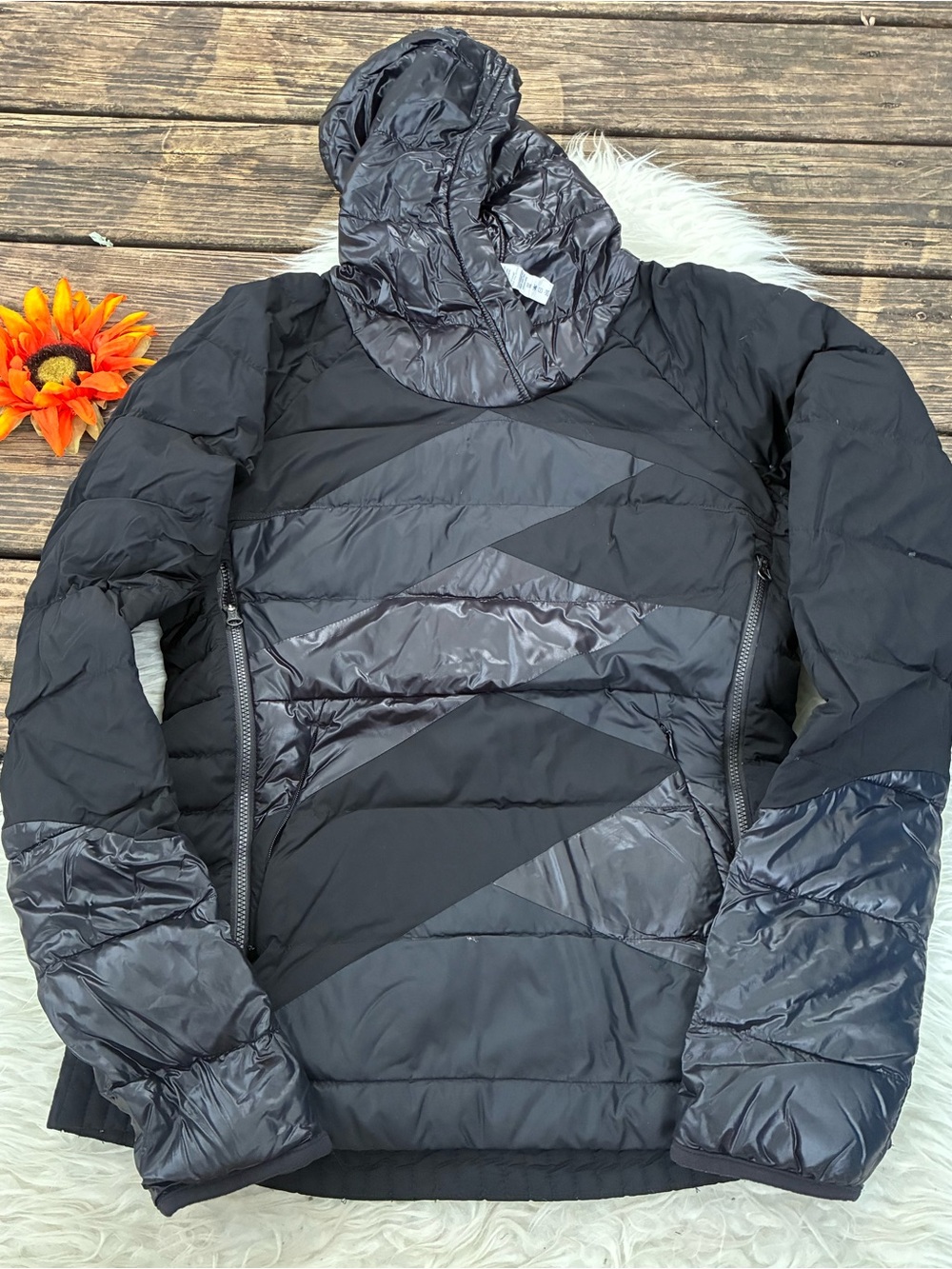 LULULEMON Black Hooded Puffer pullover- Lightweight Quilted size 4